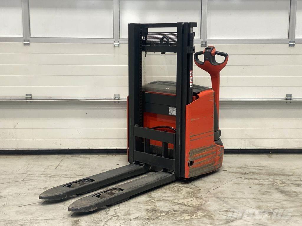 Linde L12 I Pedestrian stacker