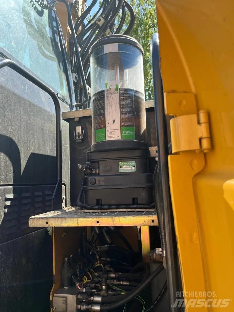 CAT M 313 D Wheeled excavators