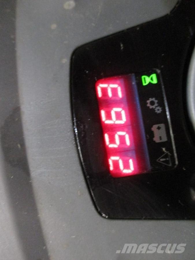 Toyota SPE120 Low lift with platform