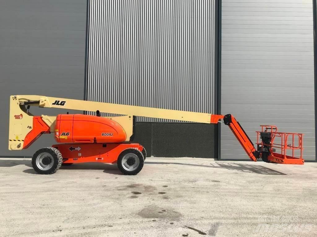 JLG 800 AJ Articulated boom lifts