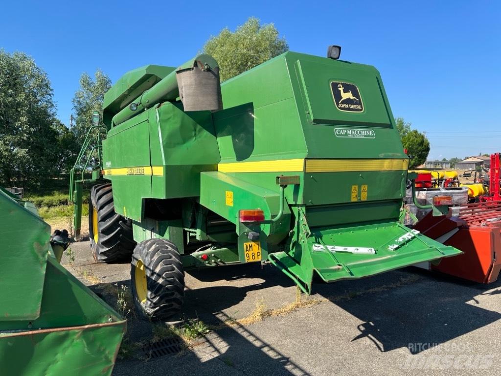 John Deere 2256 Combine harvesters