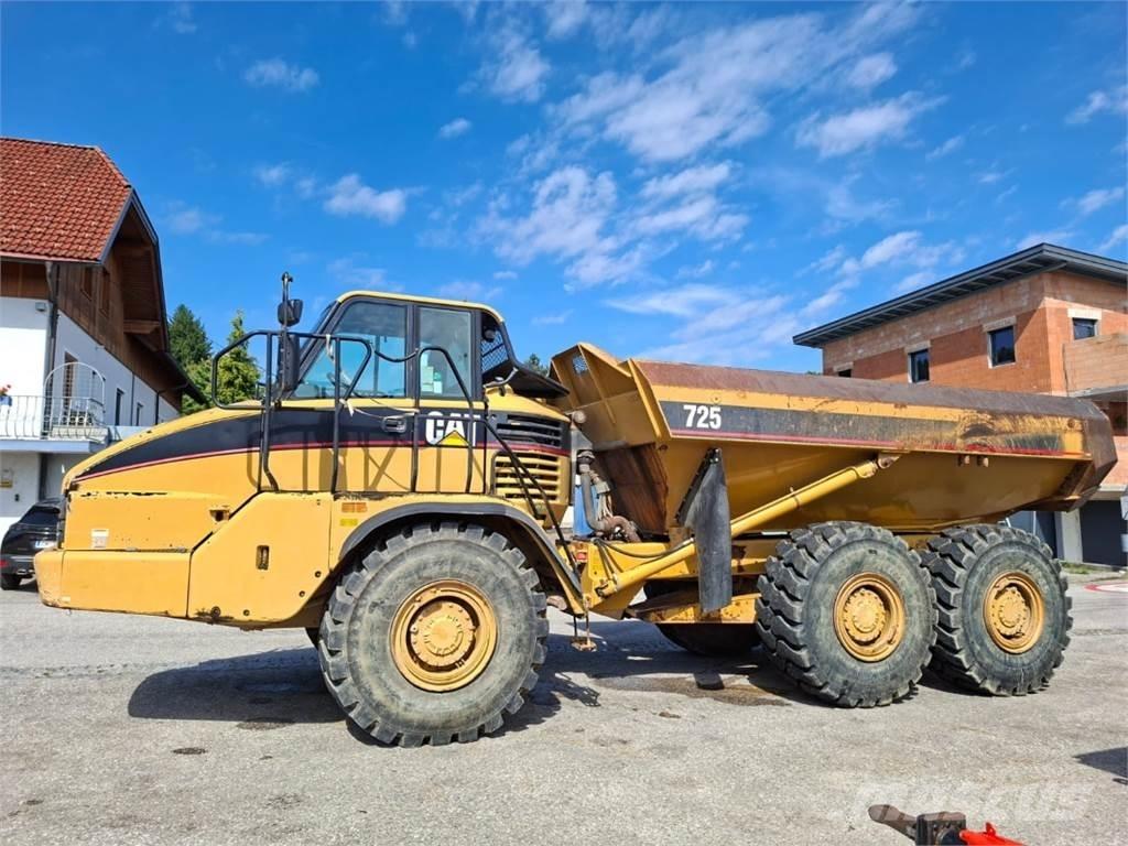 CAT 725 Articulated Haulers