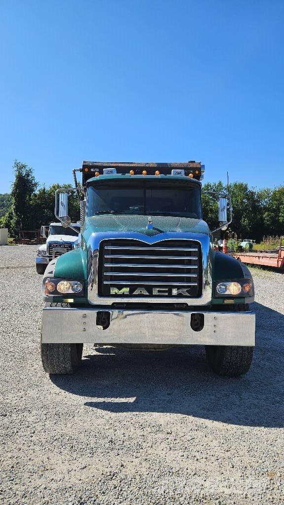 Mack CTP613 Tipper trucks