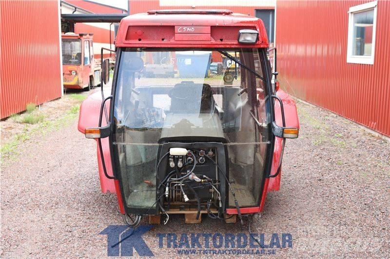 CASE 5140 Maxxum Cabins and interior
