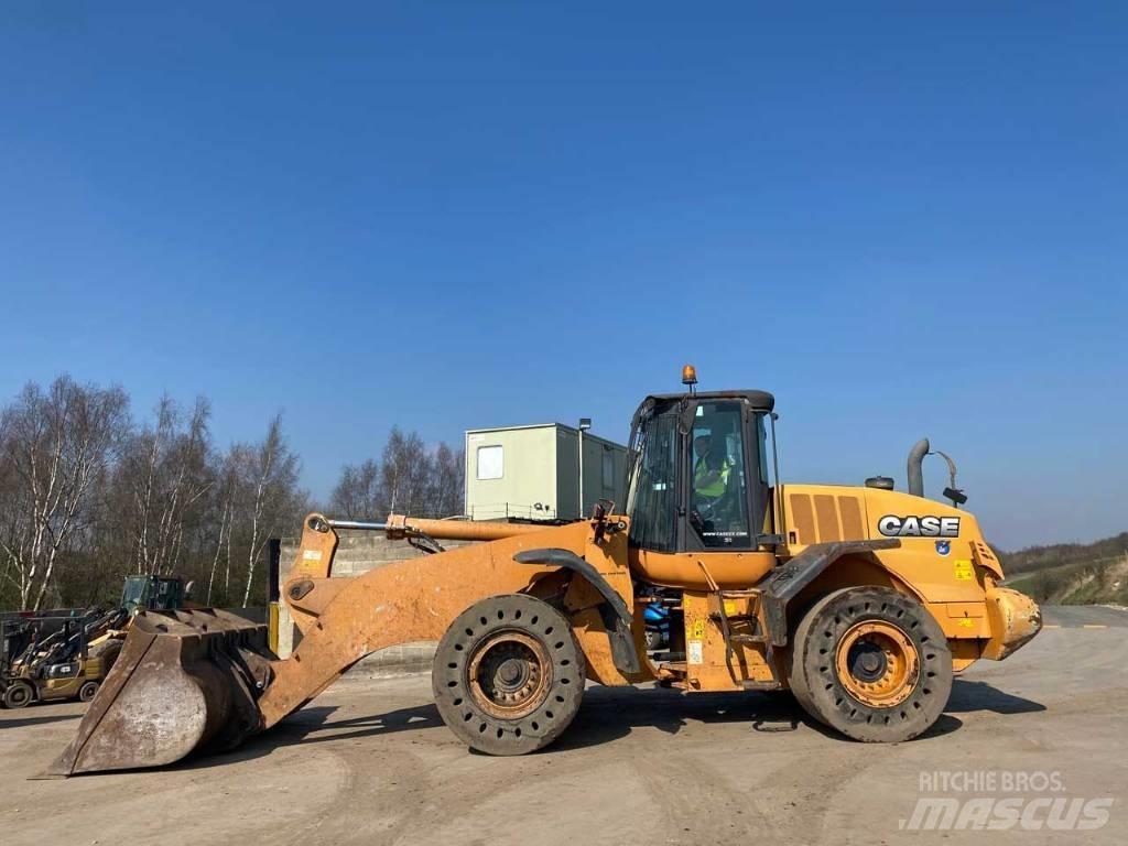CASE 821 F Wheel loaders