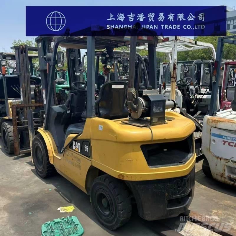 CAT DP 35 N Diesel trucks