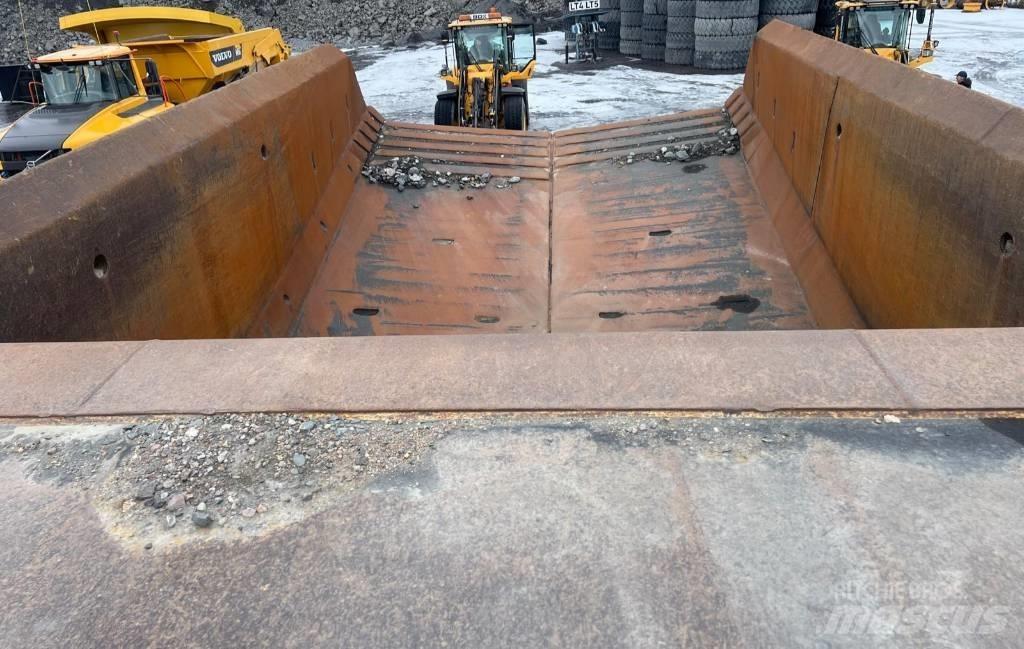 Komatsu 605-7 Rigid dump trucks