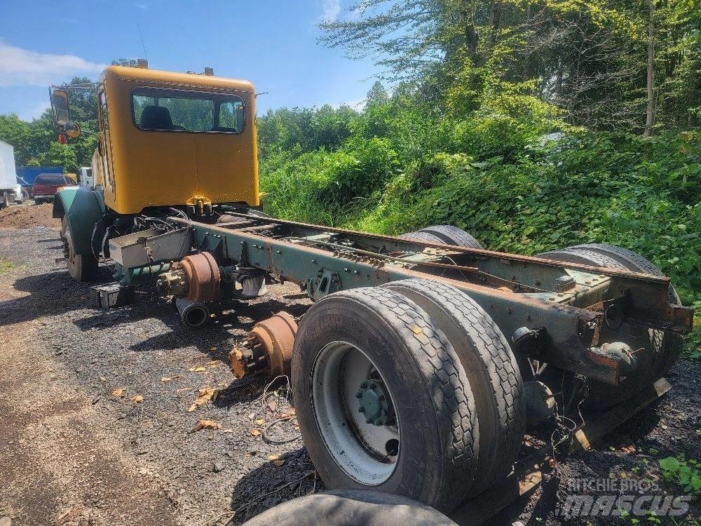 Peterbilt 357 Tipper trucks