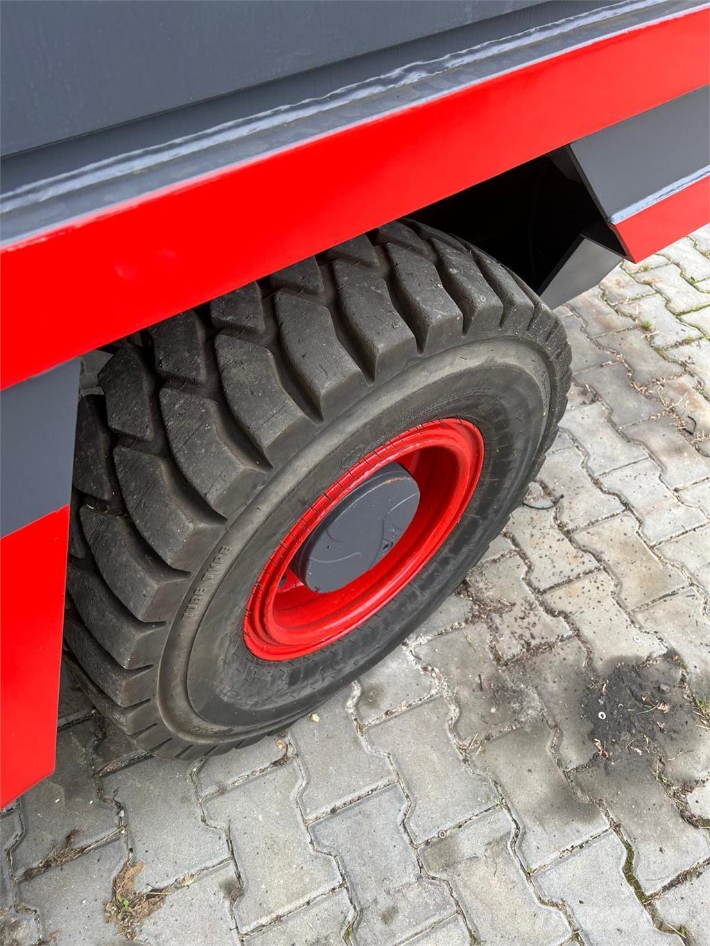 Linde S50D Side loader