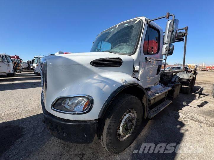 Freightliner M2 Demountable trucks