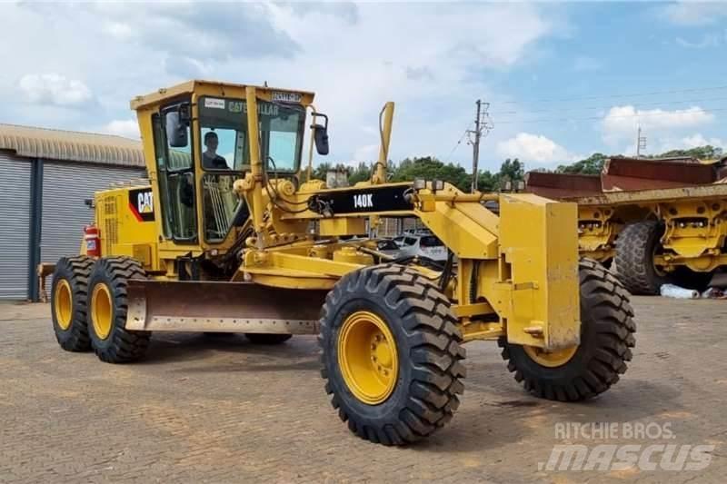 CAT  140K Graders
