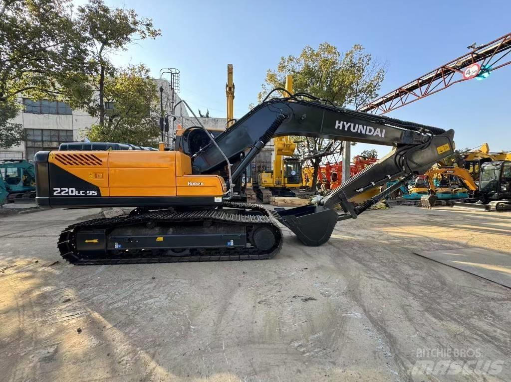 Hyundai 220LC -9S Crawler excavators