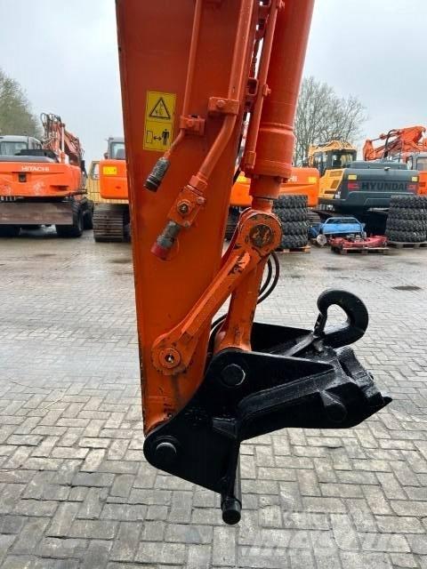 Hitachi ZX140W-5B Wheeled excavators