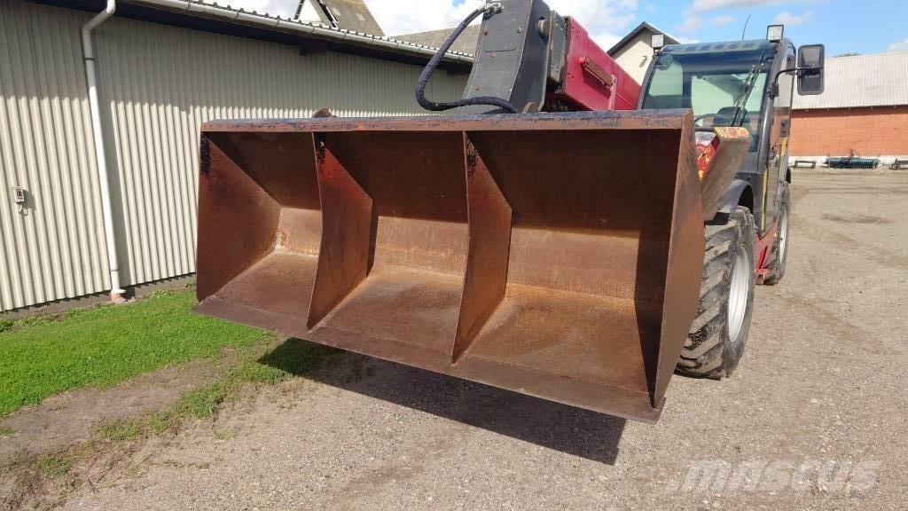 New Holland LM 1345 Telescopic handlers