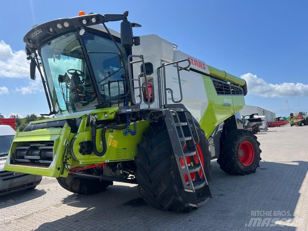 CLAAS Lexion 8700 Combine harvesters