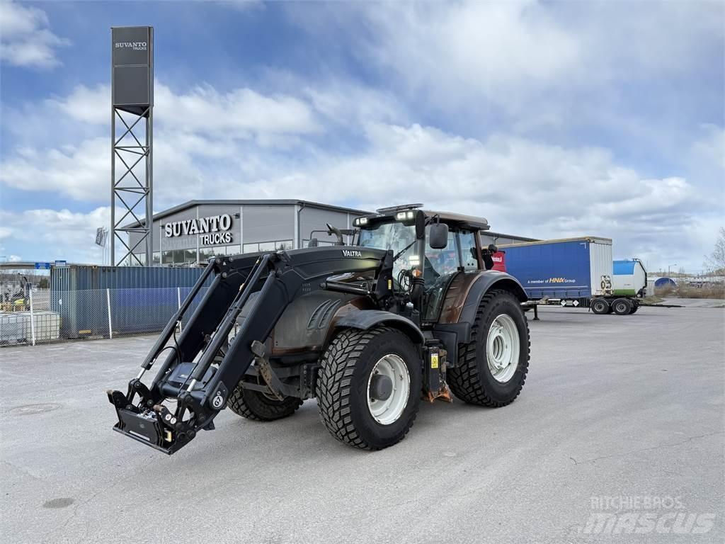 Valtra T203 Tractors