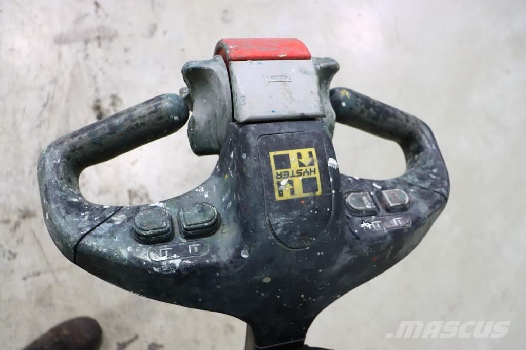 Hyster S1.6 Pedestrian stacker