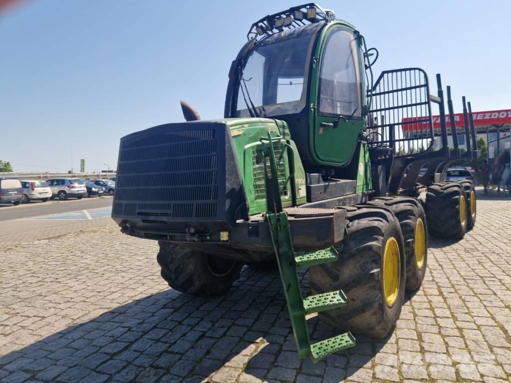 John Deere 1010 E Forwarders