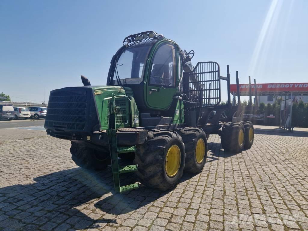 John Deere 1010 E Forwarders