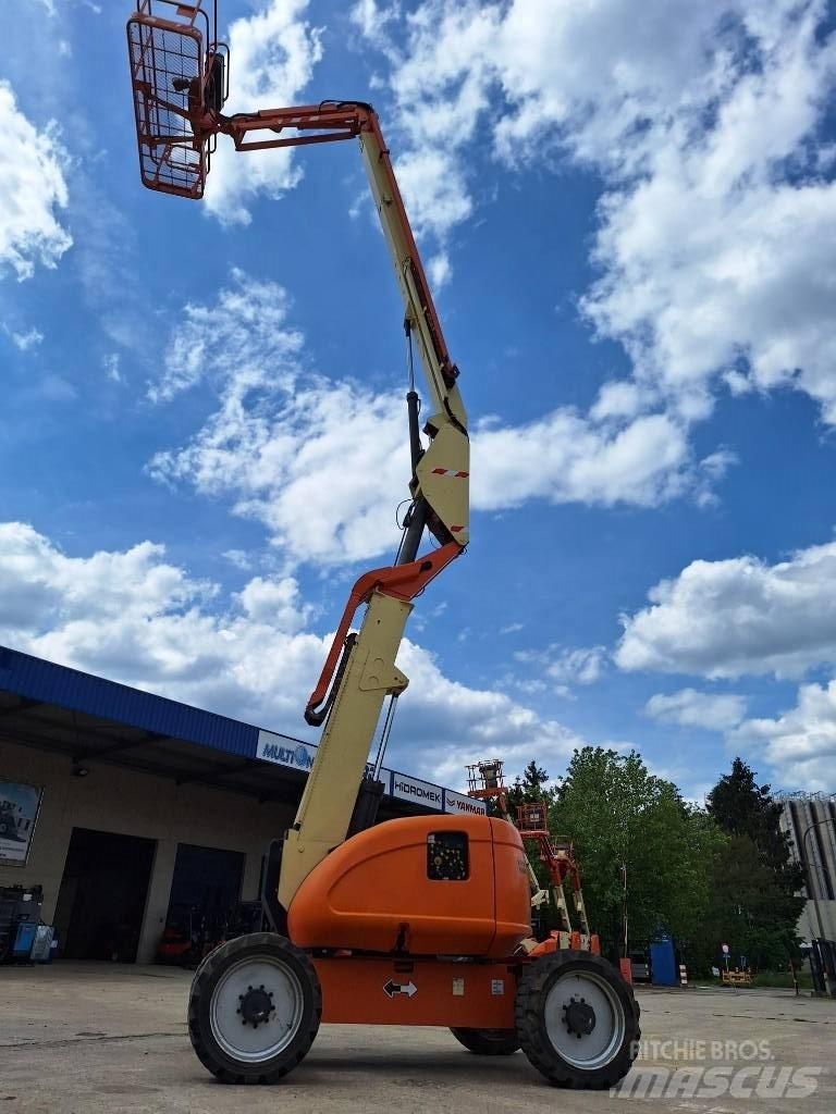 JLG 600 AJ Articulated boom lifts