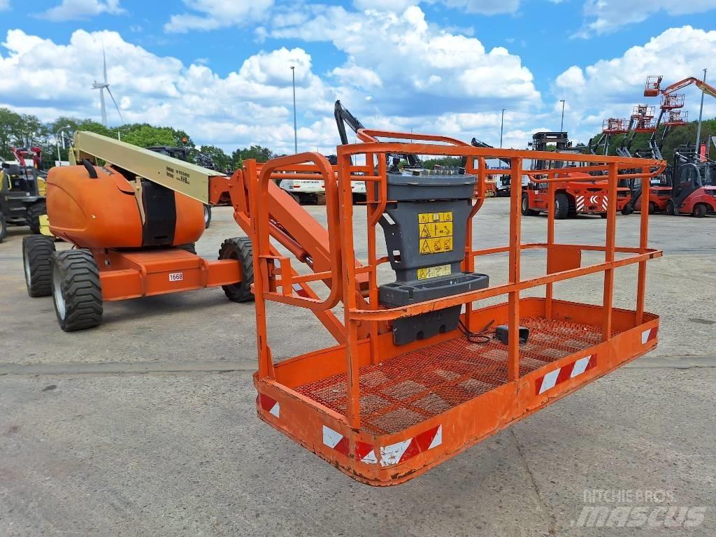 JLG 600 AJ Articulated boom lifts