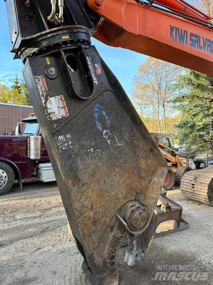 Hitachi EX 200 Demolition excavators