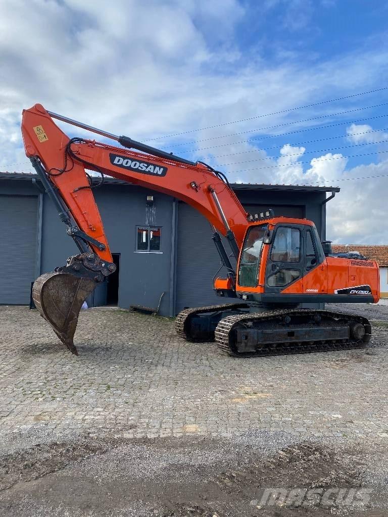 Doosan DX 220 NLC Crawler excavators