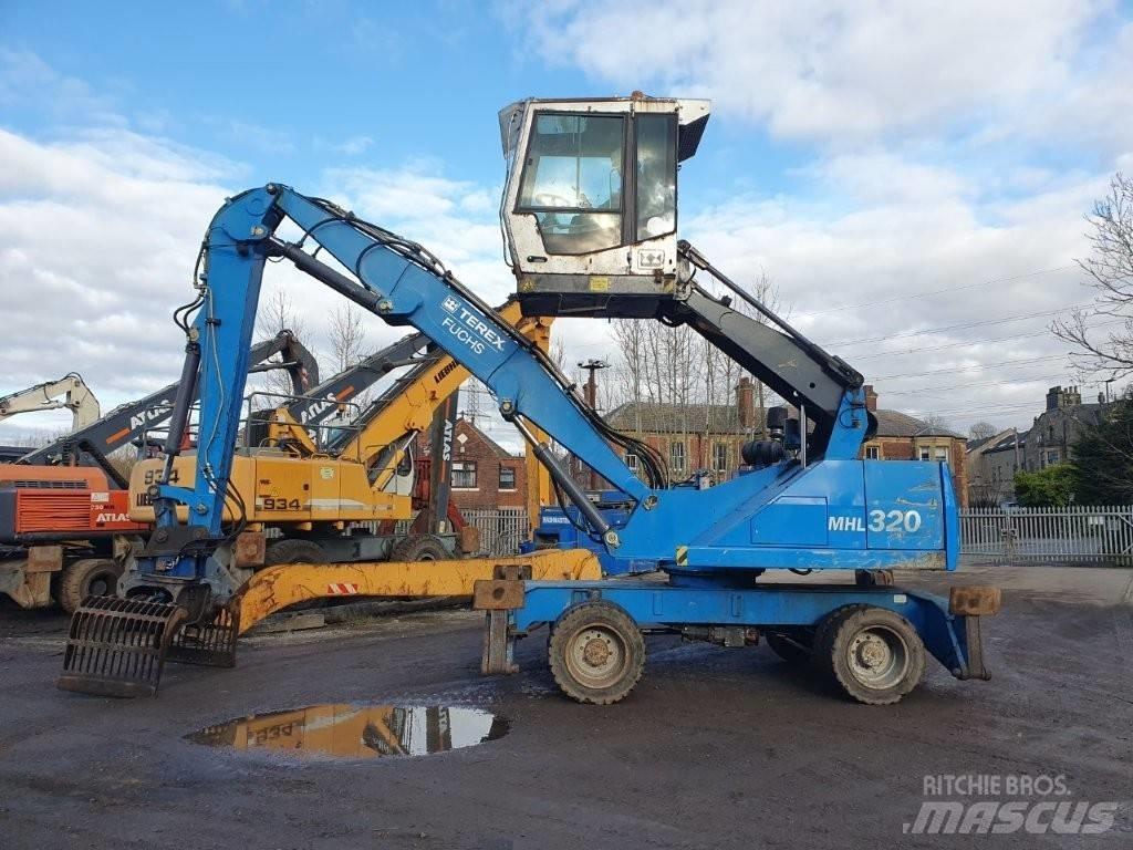 Fuchs MHL 320 Waste / industry handlers