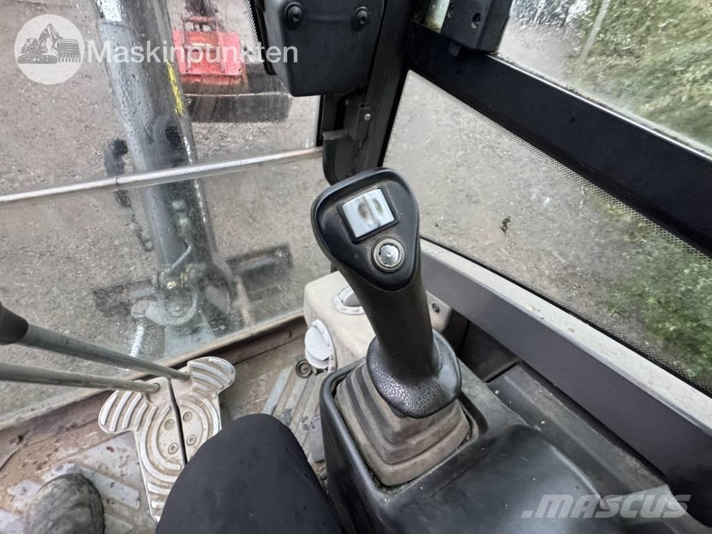 New Holland 8560 Tractors