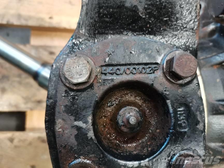 JCB 520-40  crossover Axles