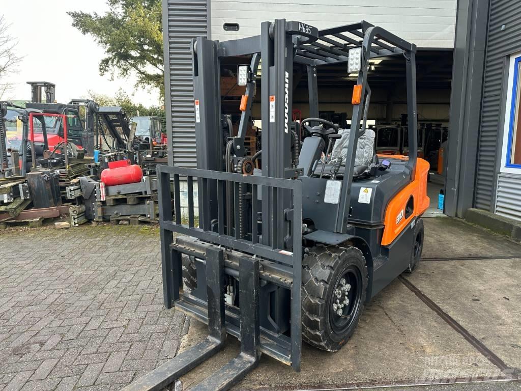 Doosan D30NX Diesel trucks