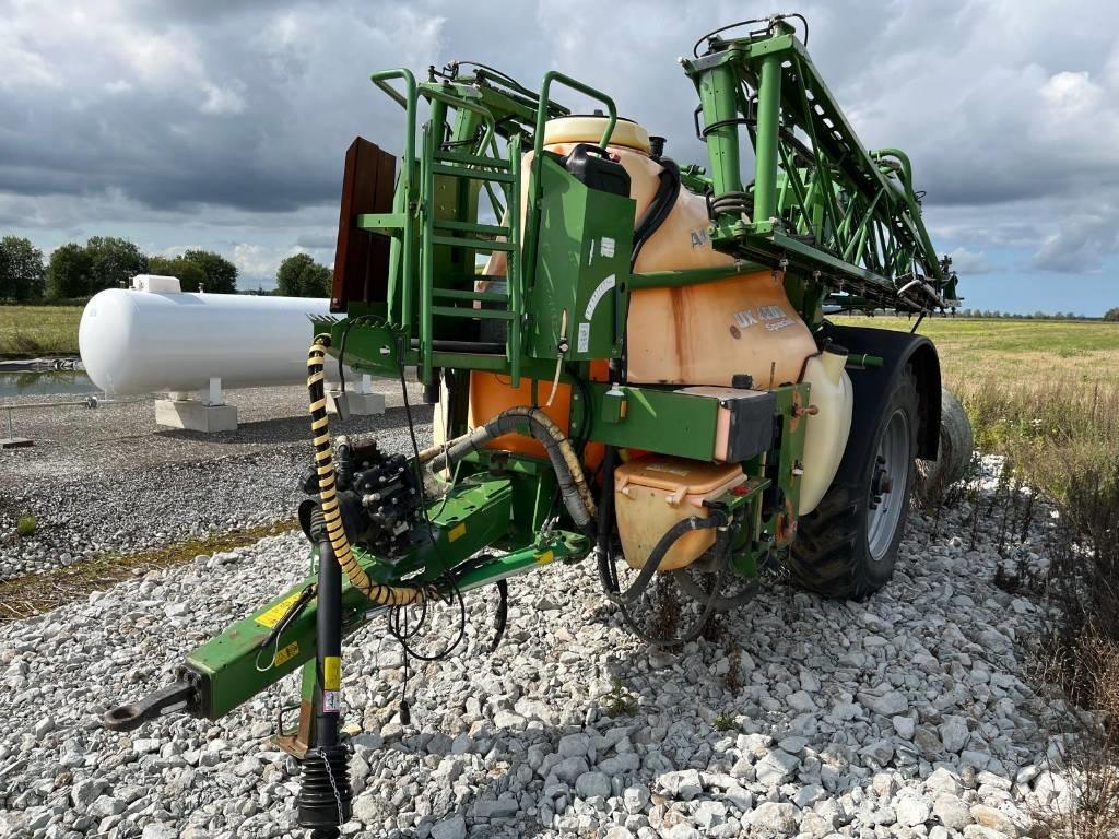 Amazone UX 4200 Trailed sprayers
