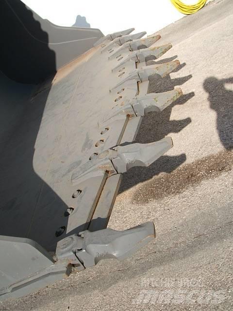 Volvo L220 Buckets