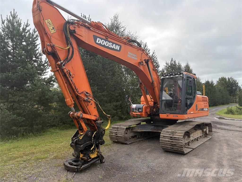 Doosan DX225LC-3 Crawler excavators
