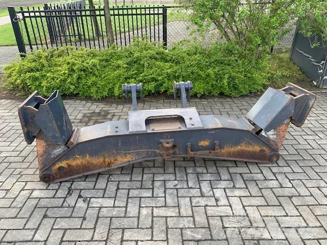Doosan Outriggers Chassis and suspension