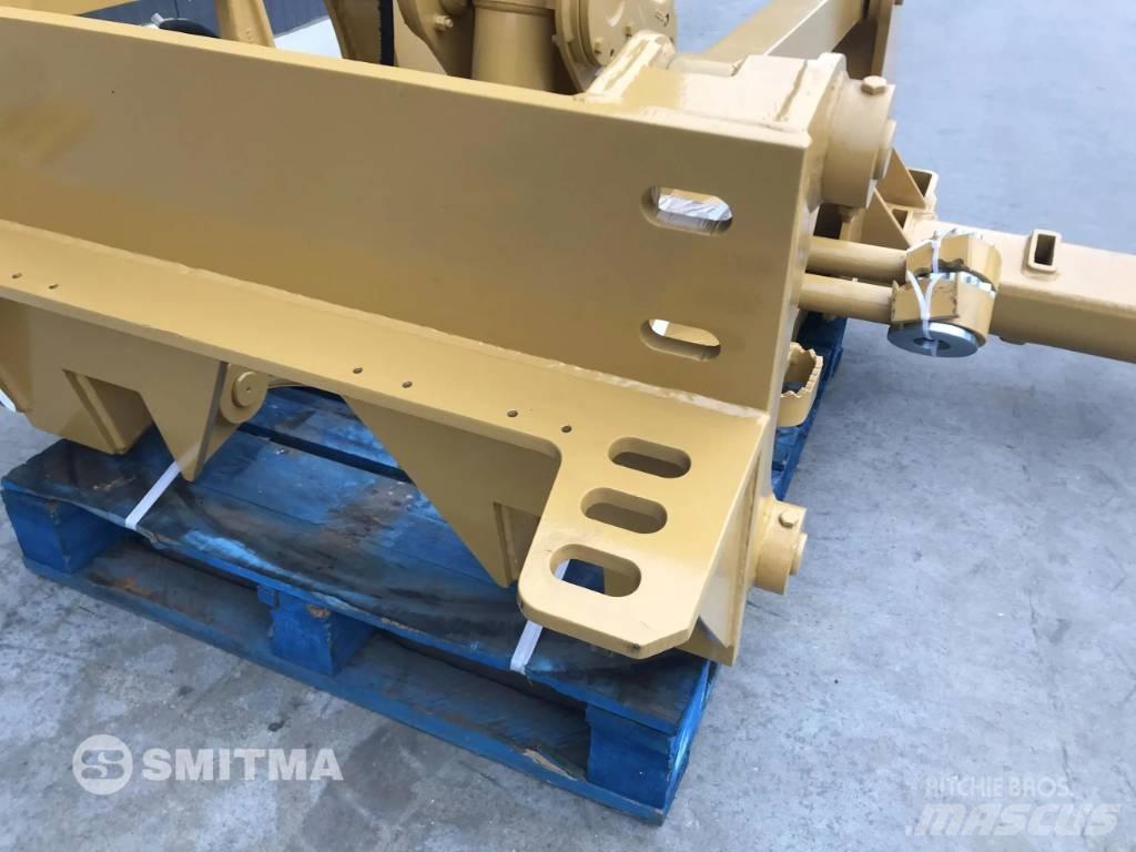 CAT 160H Scarifiers