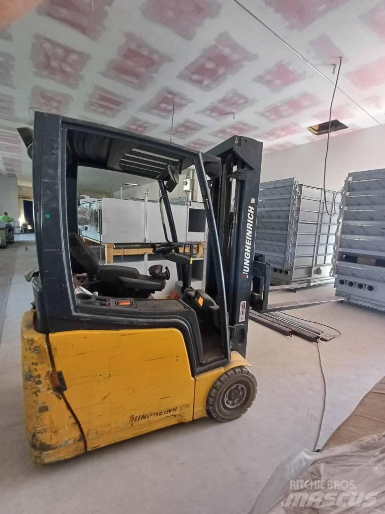 Jungheinrich EFG215 Electric forklift trucks