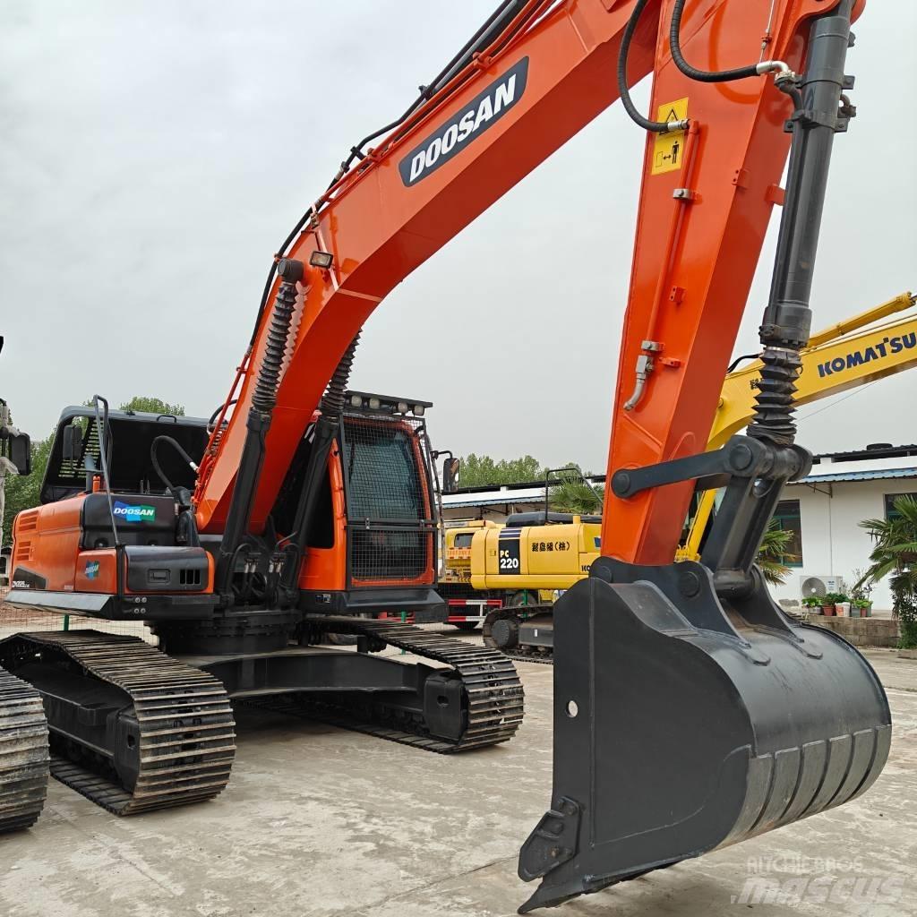 Doosan 225-9C Crawler excavators