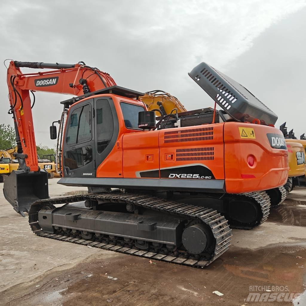 Doosan 225-9C Crawler excavators