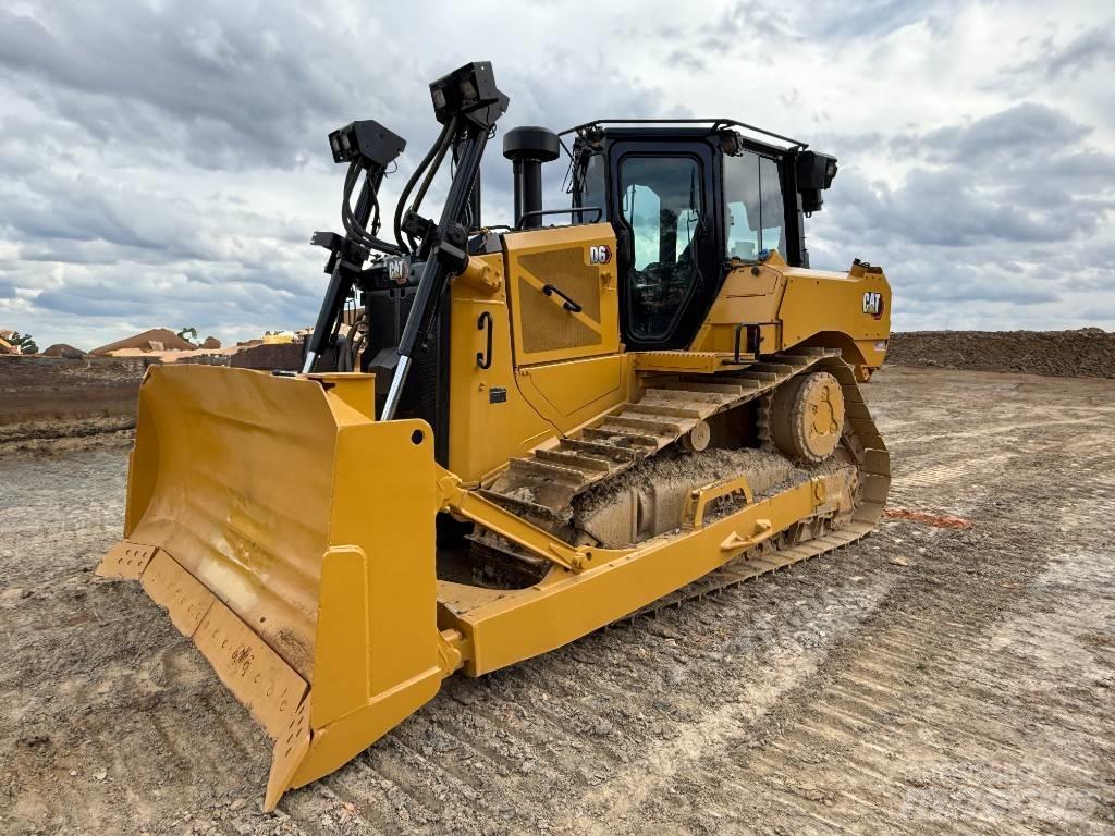 CAT D 6 Crawler dozers
