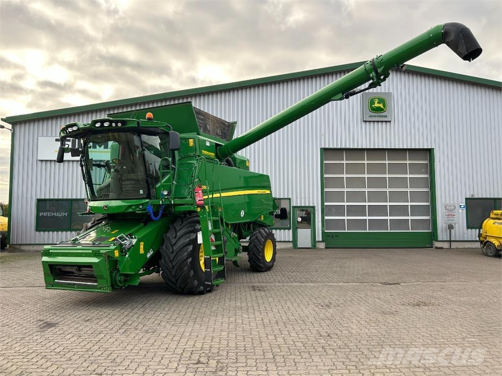 John Deere T560 Combine harvesters