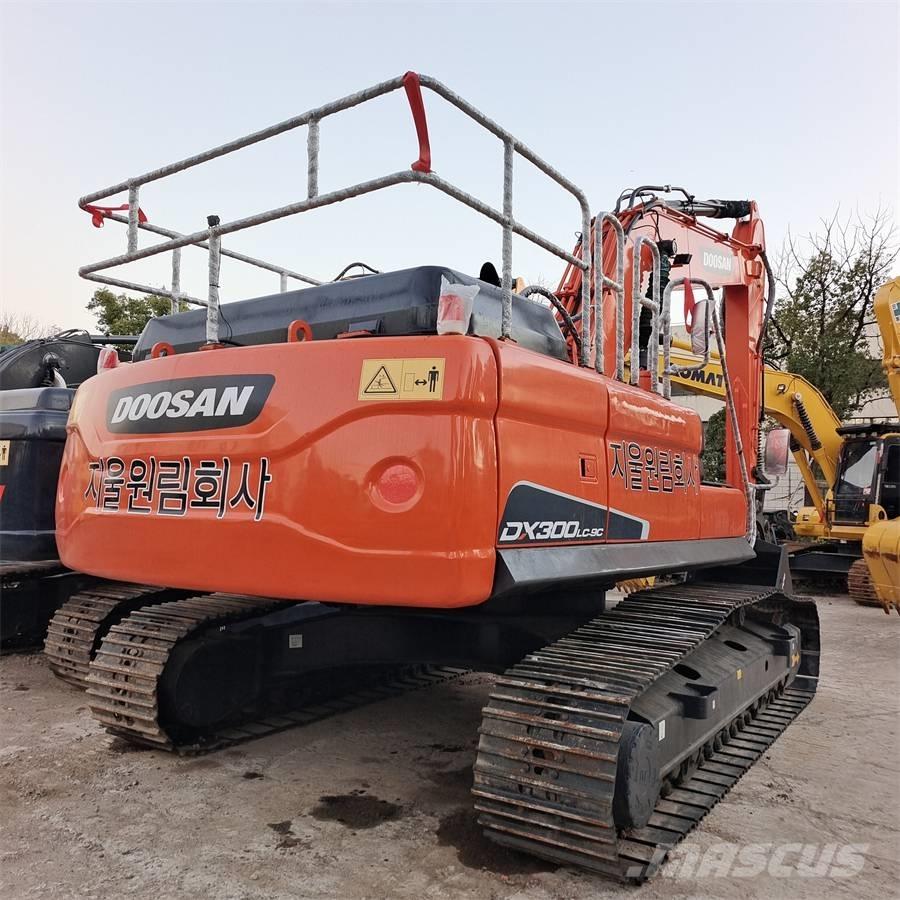 Doosan DX 300LC Crawler excavators