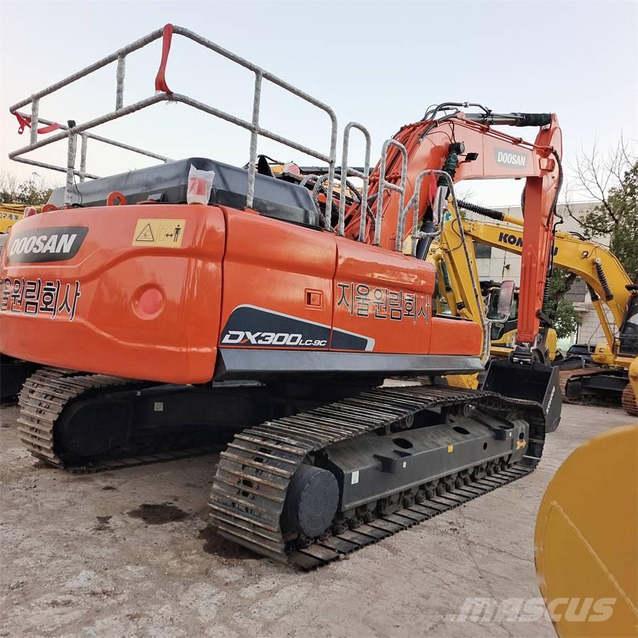 Doosan DX 300LC Crawler excavators