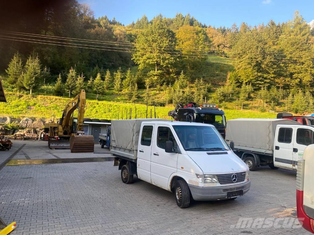 Mercedes-Benz 212 D Pick up/Dropside