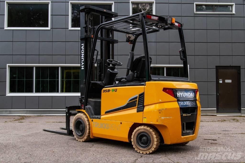 Hyundai 35B-9U Electric forklift trucks