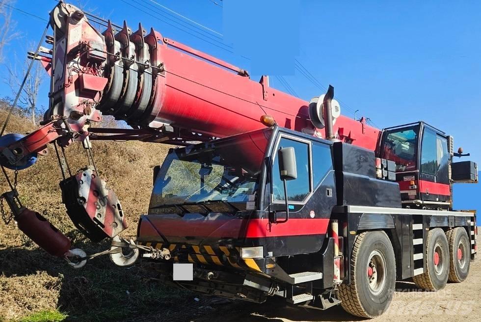 Liebherr LTM1055-1 All terrain cranes
