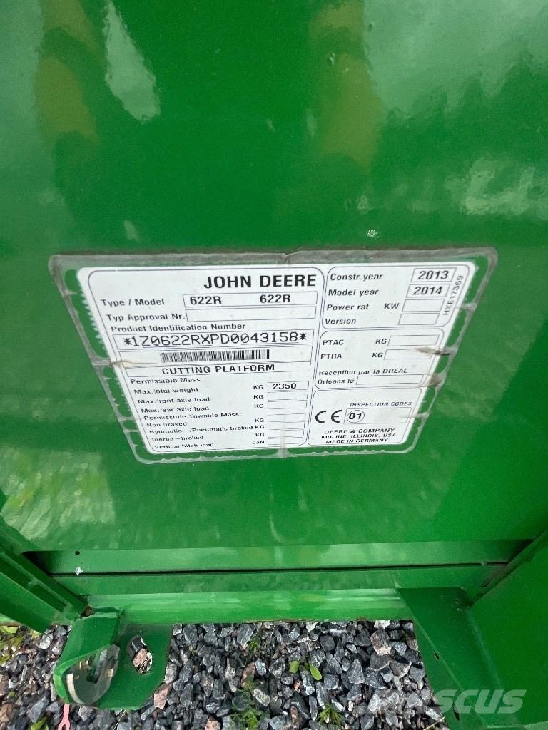 John Deere 622R Combine harvester heads