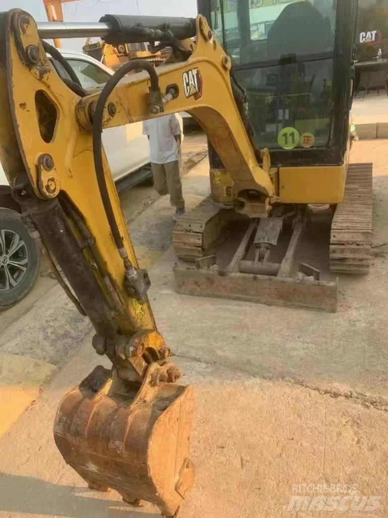CAT 302 Mini excavators < 7t (Mini diggers)