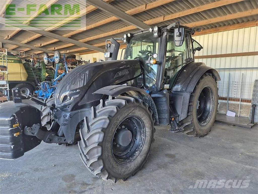 Valtra t235a Tractors