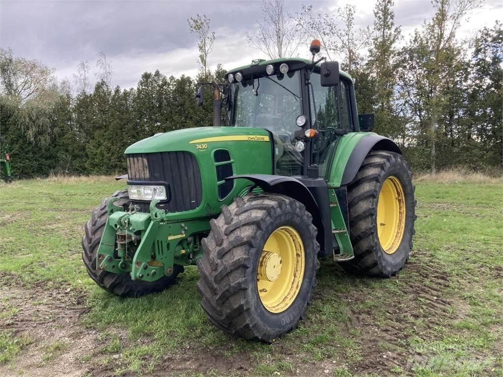 John Deere 7430 Tractors